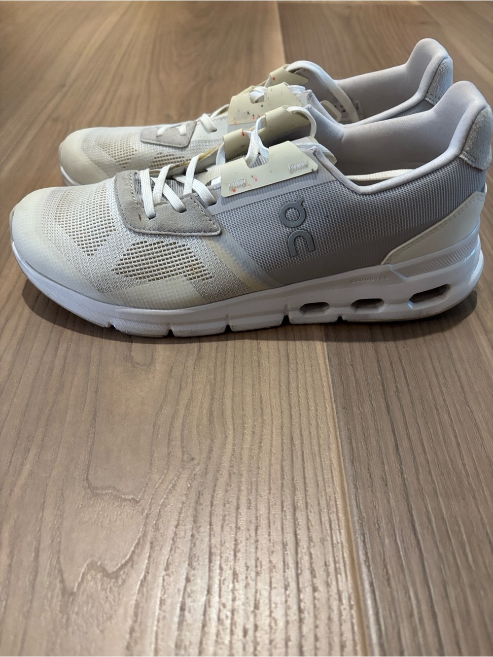 ON women’s athletic shoes - Bundle of 3 pairs!Firm price. - Picture 6 of 11